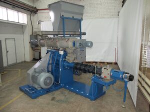 Pet food extruder