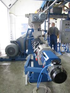 Pet food extruder